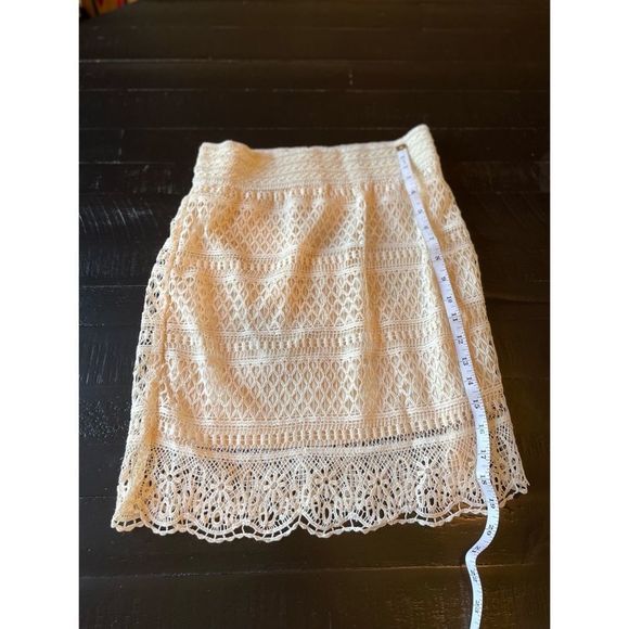 Nordstrom brand - Elastic waist Crotchet Lace Cream colored skirt - Size S - Picture 1 of 6